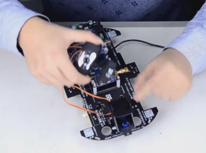 小R科技51duino DS Robot WiFi视频小车机器人云台及摄像头与电子系统的安装