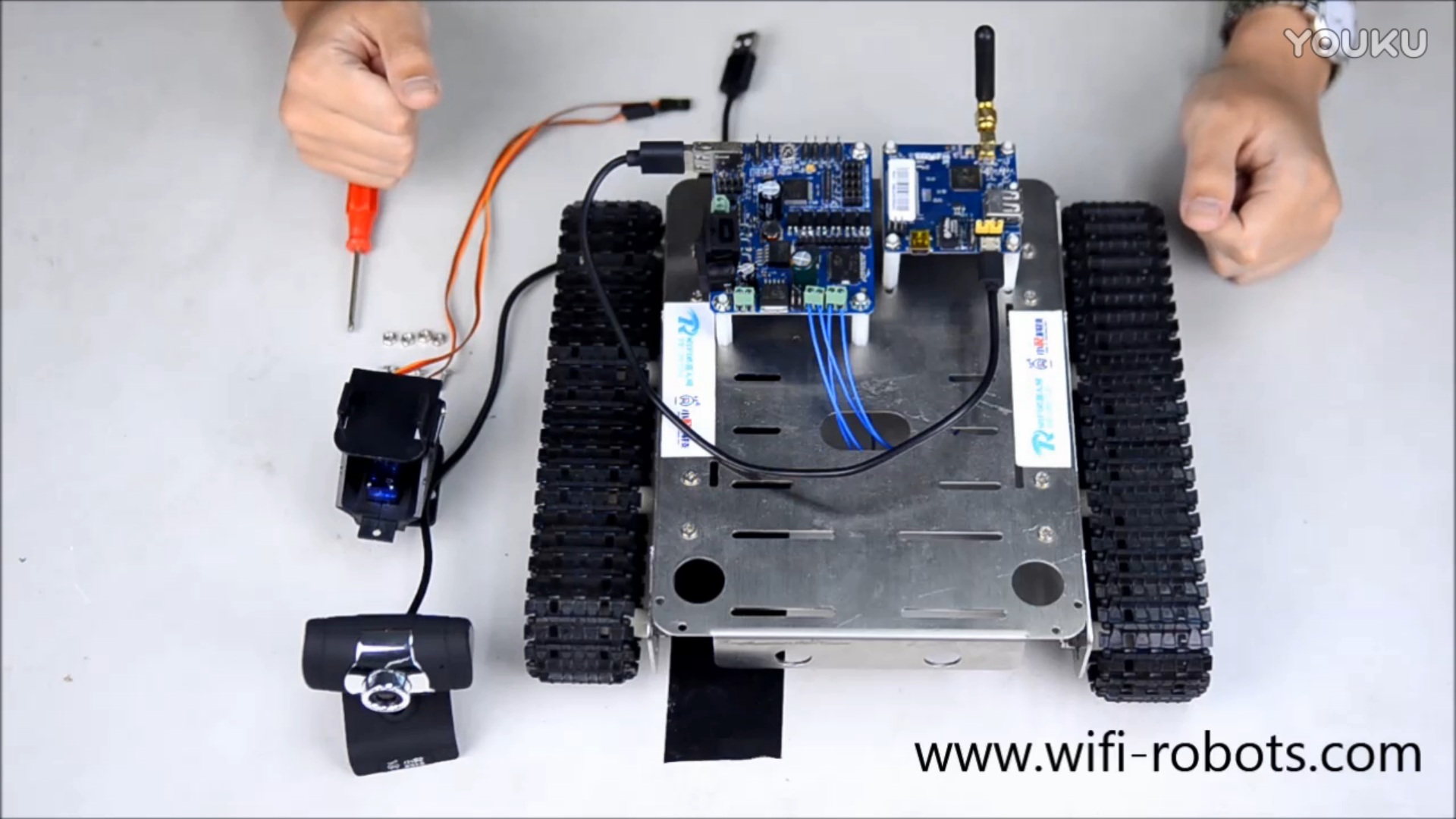 小R科技51duino GFS Robot WiFi视频小车机器人摄像头和云台的安装